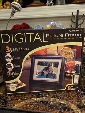 Black Digital Picture Frame - 8" Viewable